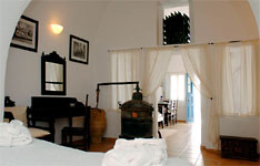 Ikies Hotel Santorini  - Ikies Santorini winemakers house