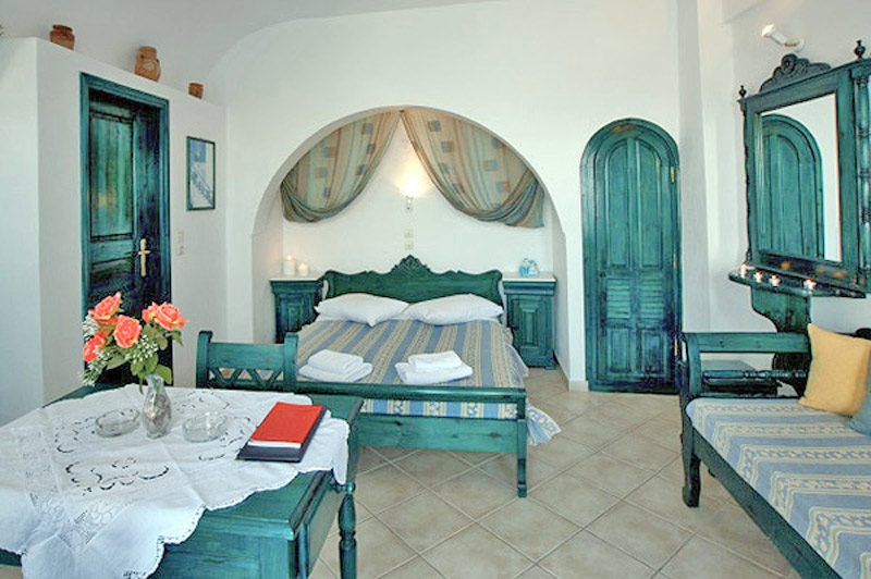 Ilioperato hotel santorini-santorini hotels greece-santorini caldera view