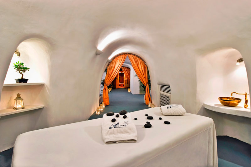 Pegasus Suites hotel santorini -hotel entrance