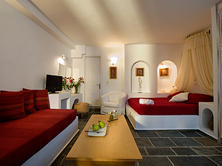 Regina Mare Villas Santorini honeymoon studio