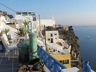 spiliotica villas santorini -view of skaros from spiliotica villas 