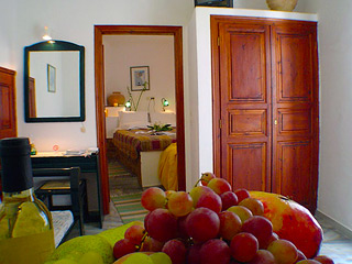 Kavalari hotel- santorini travel-Kavalari hotel room