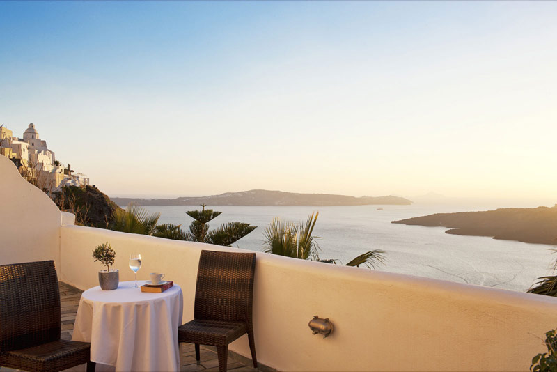 Loucas hotel- hotels in santorini -greece- Loucas hotel 