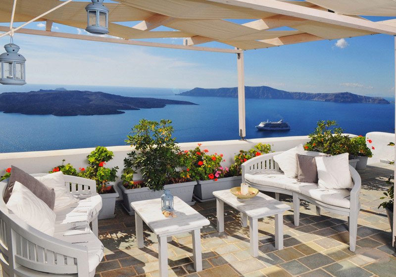 Loucas hotel- hotels in santorini -Loucas hotel bar 