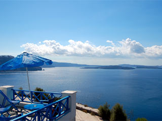 volcanos villas caldera view hotel oia- santorini budget hotel