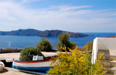 volcano view- volcanos villas hotel - accommodation in santorini -oia- santorini budget hotel 