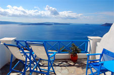 volcanos villas hotel oia- calder view-santorini budget hotel 