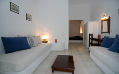 Finikia hotel santorini ia-budget hotels santorini-pool view