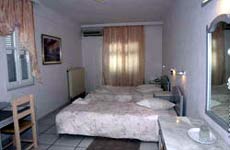 King Thiras Hotel- santorini budget accommodation-King Thiras Room