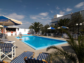 Margarita hotel- santorini accommodation - margarita pool 