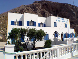 Margarita hotel restaurant- santorini budget accommodation - margarita