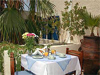 pelican hotel- fira apartment -pelican restaurant