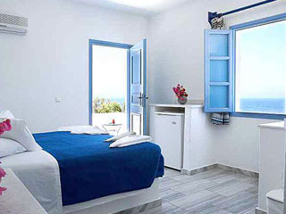 sigalas - santorini budget accommodation - sigalas restaurant 