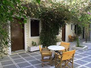 sunrise hotel-fira apartment -sunrise living room