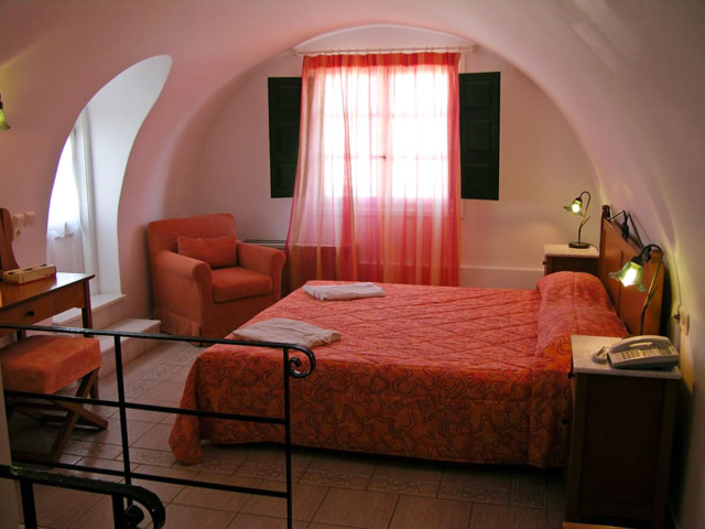 Pantheon Villas luxury hotel santorini-suite